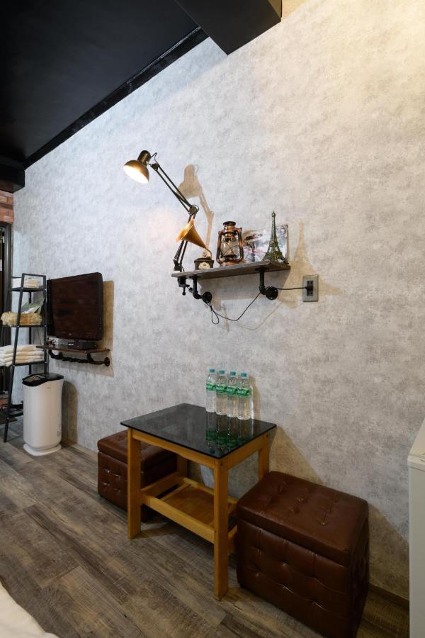 羅東夜市 小宅一生民宿 Night Market Small House Lifetime Hotel Luodong Zewnętrze zdjęcie