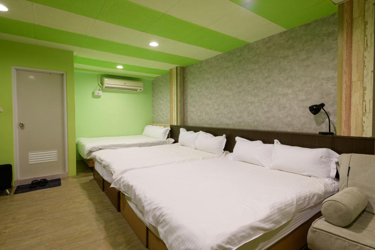 羅東夜市 小宅一生民宿 Night Market Small House Lifetime Hotel Luodong Zewnętrze zdjęcie