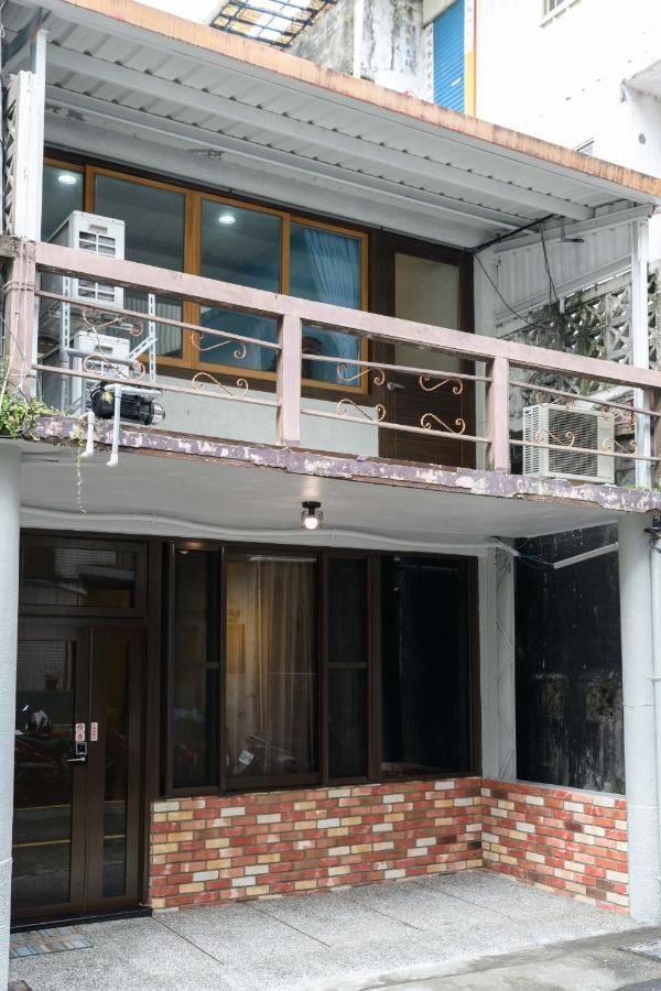 羅東夜市 小宅一生民宿 Night Market Small House Lifetime Hotel Luodong Zewnętrze zdjęcie